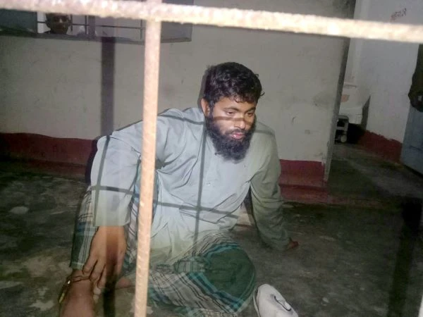ময়মনসিংহে বৃদ্ধাশ্রমে প্রতিবন্ধী নারীকে ধর্ষণের অভিযোগে গ্রেপ্তার রুবেল, বললেন—‘সেবা করতে গিয়েছিলাম’